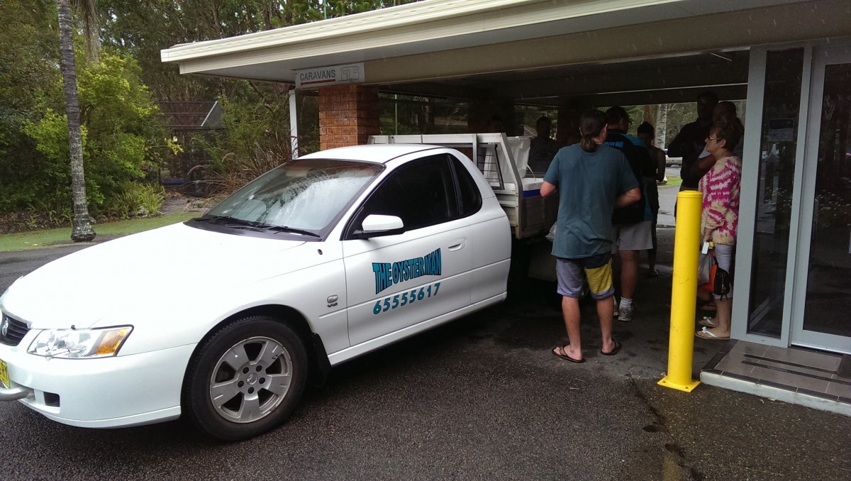 Oyster man Tuncurry Lakes Resort